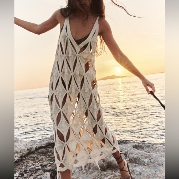 NWT Zara Crochet Cover Up Dress Geometric Cut-Out Straw Color Size Medium - Picture 1 of 15